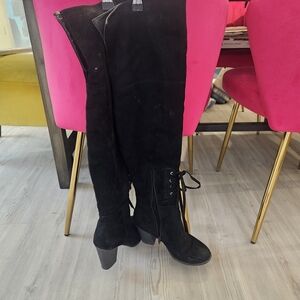 Elegant Black Knee-High Boots